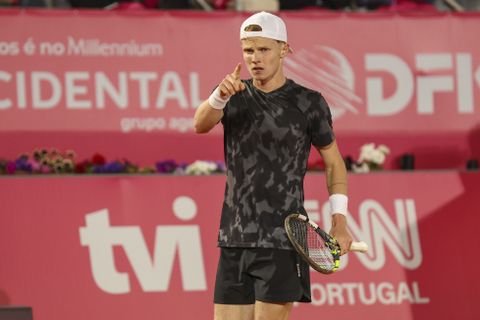Toptennisser Jesper de Jong boekt onverwachts succes voor zijn partij tegen Jannik Sinner
