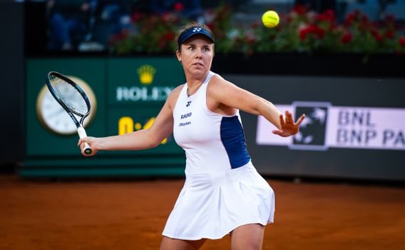 Verdrietige toptennisster haalt uit na haatberichten over haar moeder, die in 2024 overleed