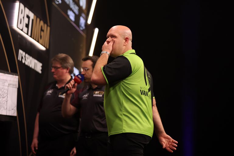 Topdarter Michael van Gerwen neemt ingrijpend besluit in cruciale periode: 'Dat is heel belangrijk'