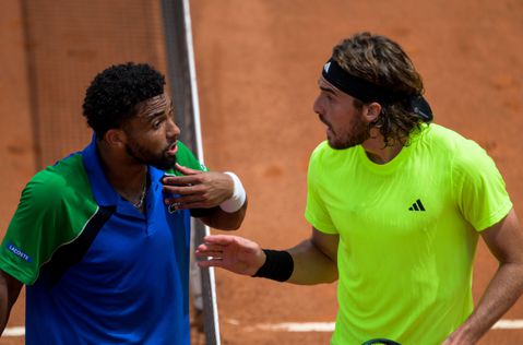 Toptennissers botsen na bizar 'headshot': 'Hij zei dat hij niet op mij mikte'