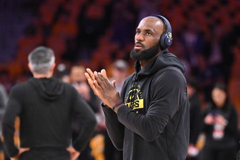Einde van een tijdperk? Basketbalicoon LeBron James wil tijd met familie doorbrengen en twijfelt over toekomst
