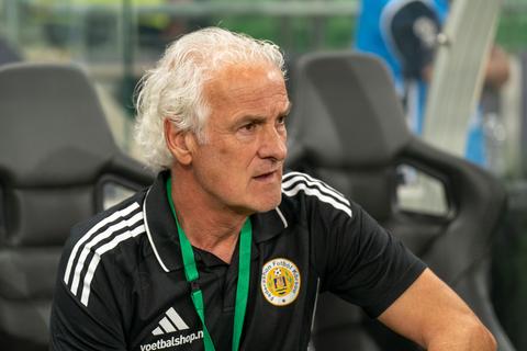 Medeleven met Fred Rutten in spraakmakende soap Curaçao: 'De groeten, zoek het uit'