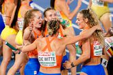 Dolblije Femke Bol, Cathelijn Peeters, Lieke Klaver en Lisanne de Witte na hun EK-goud op de 4x400 meter estafette. ©Getty Images