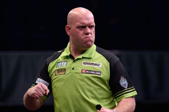 Belgische winnaar van Players Championship 10, Michael van Gerwen stuk beter voor de dag