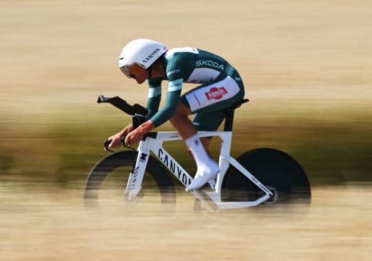 Topwielrenner Mathieu van der Poel wil revanche voor verloren weddenschap: 'Misschien in de Tour de France'