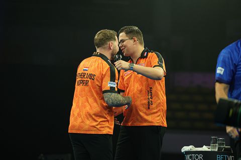 Topdarter Danny Noppert wil 'problemen niet uitleggen' na klinkende zege op World Cup: 'Lekker uitslapen'