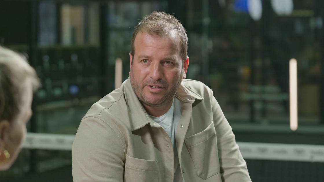 Ex-topvoetballer Rafael van der Vaart ziet tendens bij Ajax: 'Mogen jullie wel lachen?'