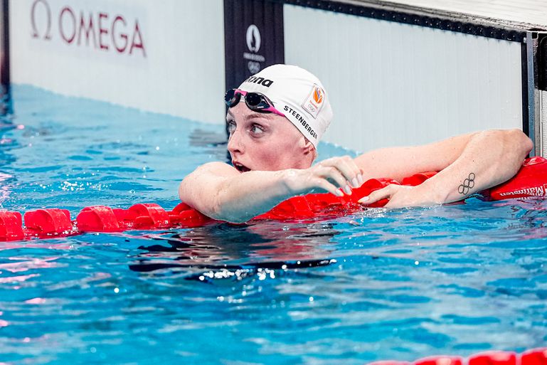 Nederlandse topzwemsters noteren exact dezelfde tijd en delen titel, veel WK-tickets gepakt