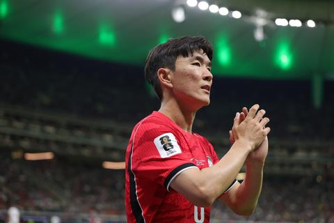 Feyenoord-speler Hwang uitzinnig na WK-zege met Zuid-Korea: 'We verdienden het'