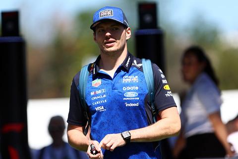 Chagrijnige Max Verstappen komt er nog niet aan te pas in Barcelona: concurrentie stuk sneller