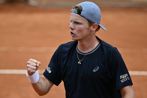 Toptennisser Jesper de Jong dendert door na droomweken op Roland Garros