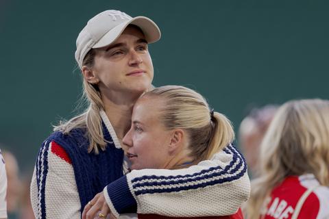 Oranje Leeuwin Vivianne Miedema en grote liefde Beth Mead herenigd: 'Een andere dynamiek'