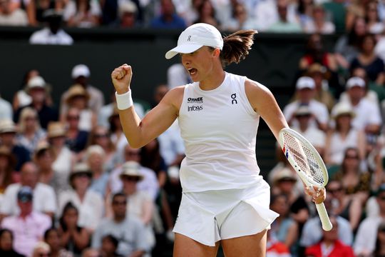Pijnlijke inzinking van tennisster met Nederlandse coach in eenzijdigste vrouwenfinale Wimbledon ooit