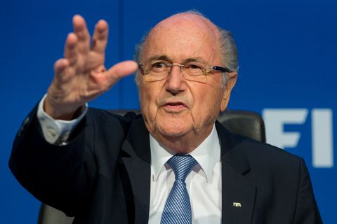 Corrupte oud-voetbalbaas Sepp Blatter gaat compleet tekeer tegen zijn opvolger en de FIFA: 'Dit kan echt niet'
