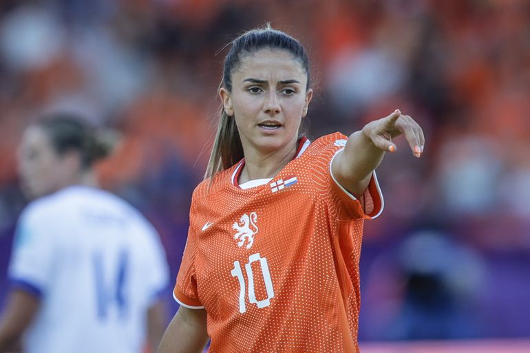 Oranje Leeuwinnen geloven in 'Mirakel van Basel': 'We zijn zeker niet kansloos, dat vind ik zo stom'