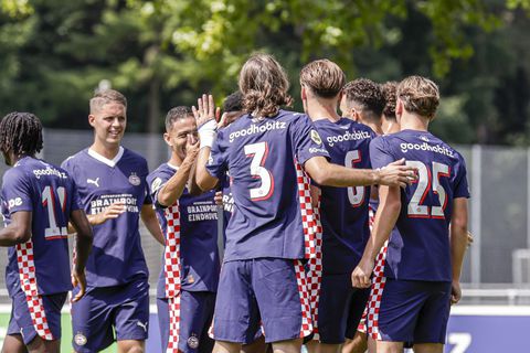 Peter Bosz blij met terugkeer van belangrijk wapen bij PSV: 'Ze houden nu geen rekening met hem'