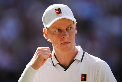 Live finale Wimbledon | Titelhouder Jannik Sinner slaat terug in meeslepend duel tegen Alexander Zverev
