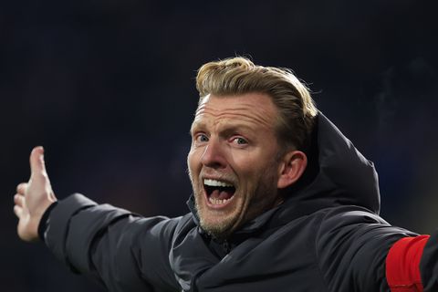 Dirk Kuijt heeft het nu al moeilijk in Pro League, Giovanni van Bronckhorst start lekker in Turkije