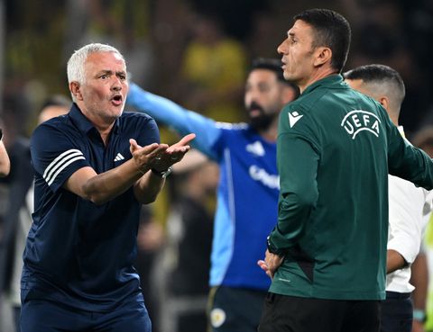 Turkse media komen na Fenerbahçe - Feyenoord met opvallend commentaar: 'Een schandalige beslissing'