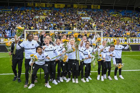 Vitesse in gevecht met ouders van jeugdspelers in 'uitzonderlijke situatie':  'Ze spelen met hun carrières'