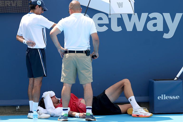 Toptennisser spreekt zich uit over erbarmelijke omstandigheden bij groot toernooi: 'Alsof we in een oven zitten'