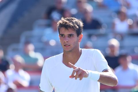 Tennissensatie (19) zorgt voor opmerkelijk toeval bij tweede clash met topspeler in korte tijd