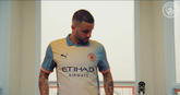 Kyle Walker in  het 'Definitely City' shirt. © Screenshot uit lanceringsvideo.