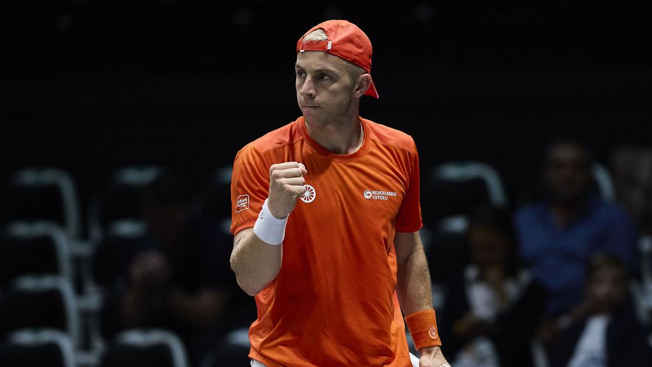 Servicekanon Tallon Griekspoor rekent af met Braziliaanse kopie en geeft Nederland lucht in Davis Cup