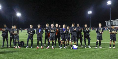 Vitesse beleeft behoorlijk pijnlijke terugkeer in Keuken Kampioen Divisie, fans reizen massaal af naar Alkmaar