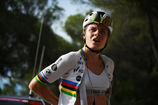 Topwielrenster beleeft nieuw dieptepunt in dramatische zomer: 'Het doet verdomd veel pijn'