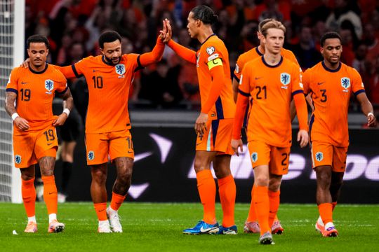 Flitsend Nederland houdt huis tegen Finland en zit op rozen voor WK-kwalificatie