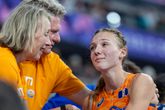 Femke Bol met haar ouders op de Olympische Spelen © Getty Images
