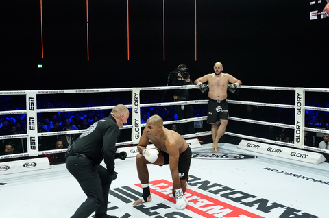 Zelfbewuste Levi Rigters houdt de boot af na teleurstelling bij Glory 104: 'Daar gaan we nu mee aan de slag'