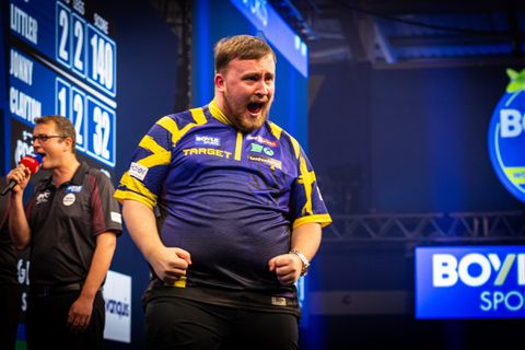 Dartsfenomeen Luke Littler krijgt belangrijk advies van sportlegende: 'Hij is al nummer één, maar...'