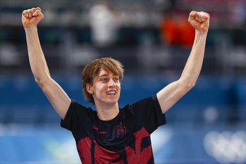 Gouden schaatssensatie (20) rijdt record van Sven Kramer uit de boeken bij trainingswedstrijd