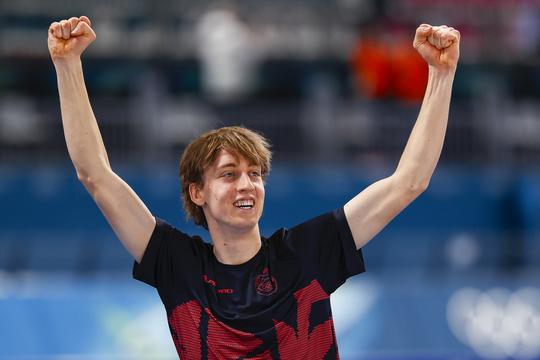 Gouden schaatssensatie (20) rijdt record van Sven Kramer uit de boeken bij trainingswedstrijd