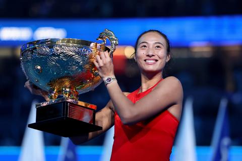 Herboren olympisch tenniskampioene maakt reuzensprong na winst van groot toernooi en schrijft meteen geschiedenis