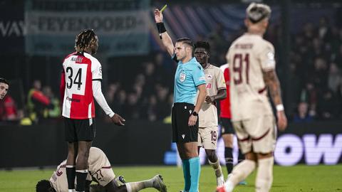 Feyenoord treft bekende scheidsrechter tegen Como: Litouwse arbiter gaf 'schandalige' rode kaart in De Kuip