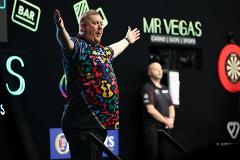 Razendsnelle darter (35) zorgt voor ongeloof op Grand Slam: 'Dit verzin je niet...'