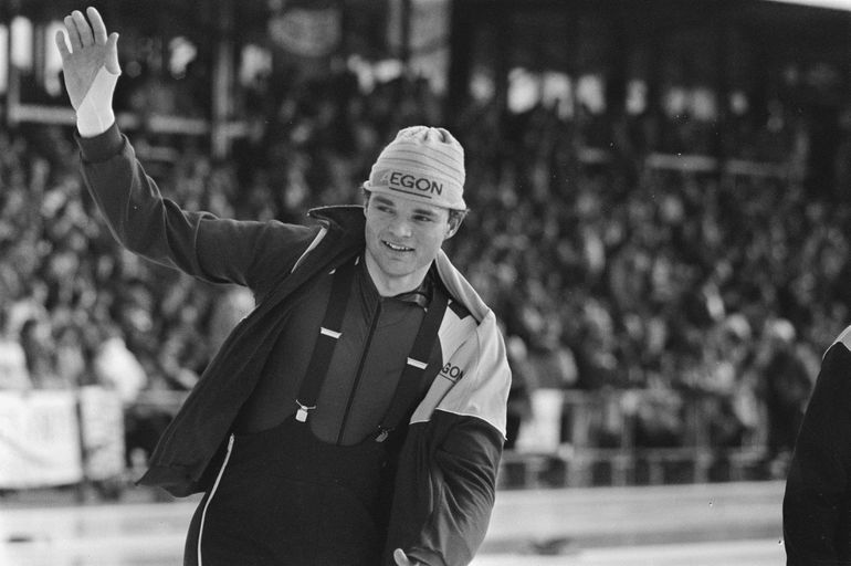 Nederlandse schaatslegende (64) verbaast zich nog altijd over zijn populariteit: 'Dat is wel heel grappig'