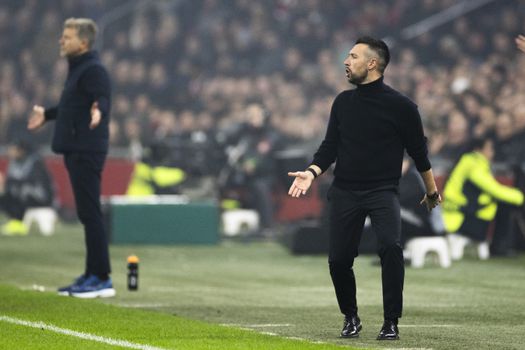 Ajax-trainer Francesco Farioli wijst op positief punt na nieuwe dreun: ‘Duurde vorig jaar een heel seizoen’