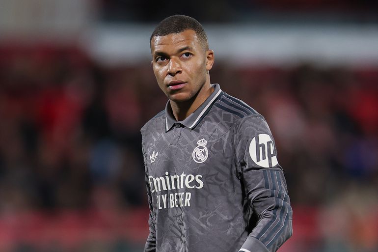 Rollercoaster voor Kylian Mbappé: Franse superster krijgt enorme dompers na nieuws over verkrachtingszaak