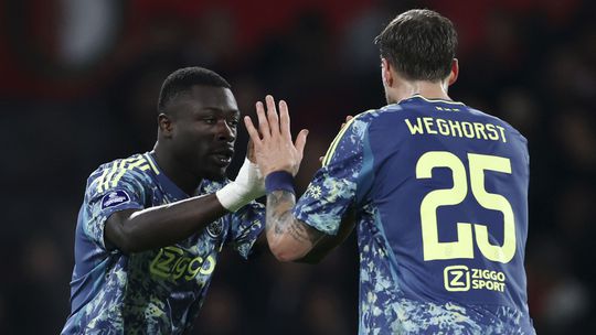 Wout Weghorst bonkt op de deur bij 'spitsloos Ajax': 'Dat doet Brobbey niet'