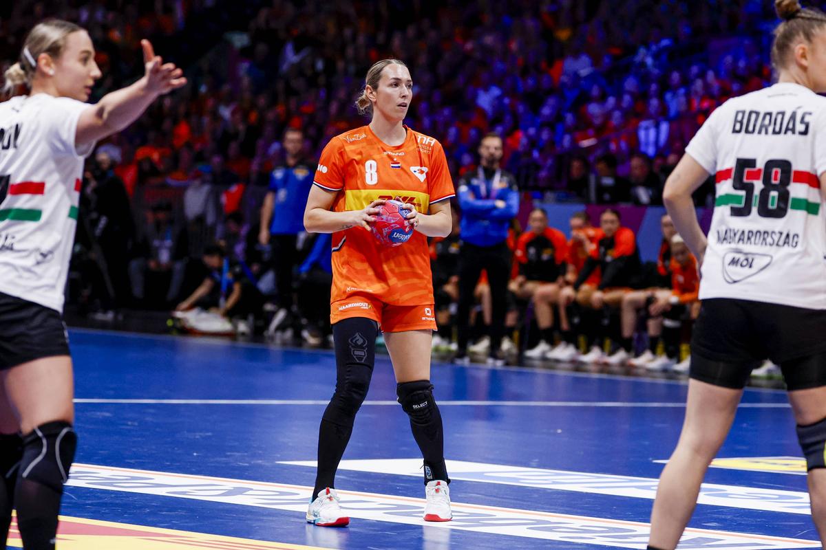 https://sportal365images.com/process/smp-images-production/sportnieuws.nl/12122025/3b5d9c4c-8cad-4b40-8386-c156074e7151.jpg?operations=fit%281200%3A800%29