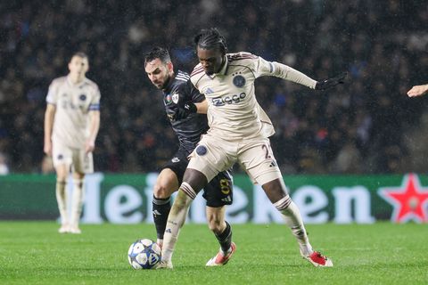 Fred Grim bespreekt opvallende berichten Ajax-speler (17) op sociale media: 'Dat komt meer daardoor'