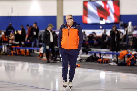 Schaatscoaches verbijsterd na bizarre situatie op World Cup in Hamar: 'Ze zullen toch niet saboteren?'