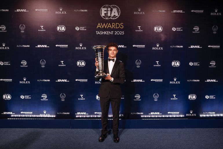 Bizarre situatie bij F1-prijzengala rond kampioen Lando Norris: 'Ik hoop dat mijn haar nog goed zit'