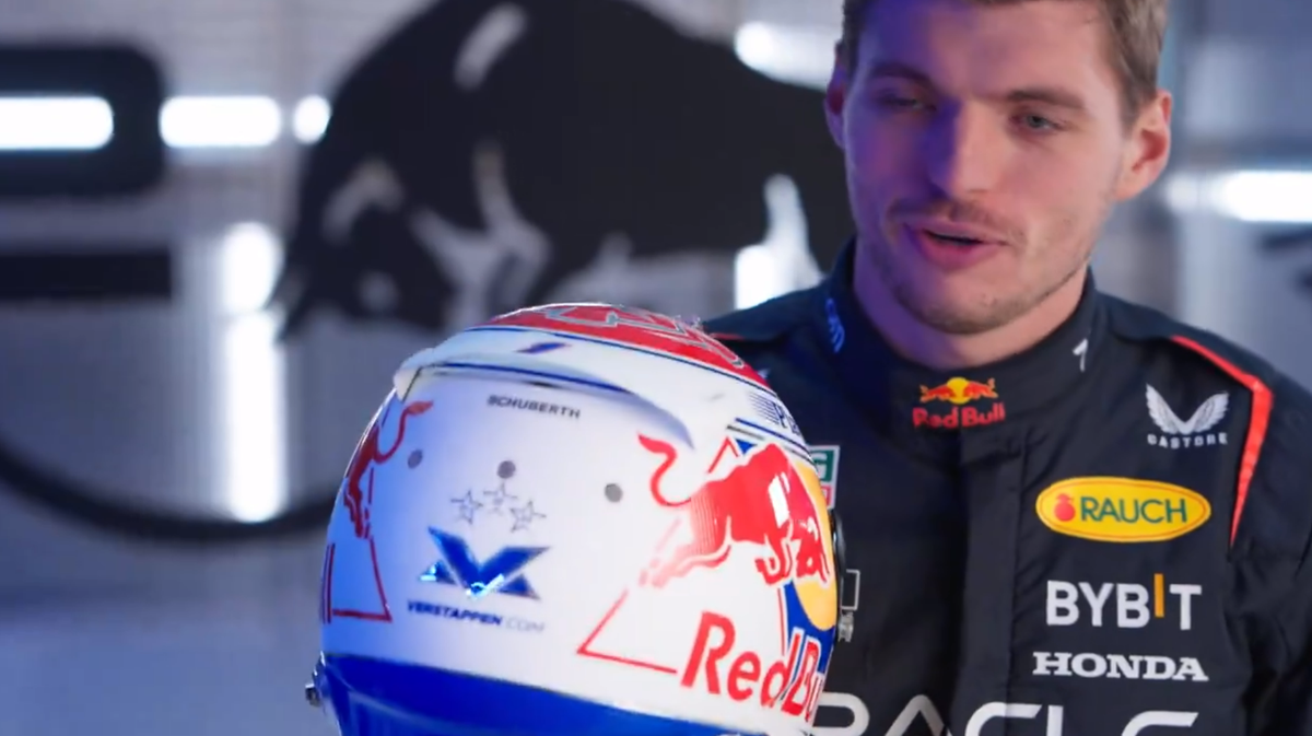 Max Verstappen presenteert zijn helm voor 2024: 'Meer chroom en natuurlijk deze update op de achterkant'