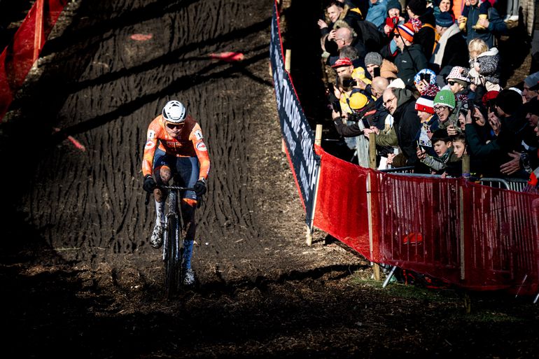 'Voorzichtigere' Mathieu van der Poel koestert avontuurlijke hobby: 'Minder gevaarlijk dan op de Kwaremont'