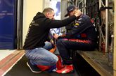 Trotse Max Verstappen eert zijn vader met speciale aanpassing in nieuw F1-seizoen: 'Erg belangrijk voor mij'